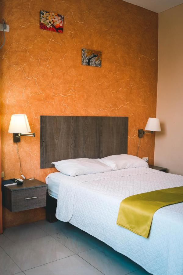 Hotel Manta Beach Madrigal Exterior foto