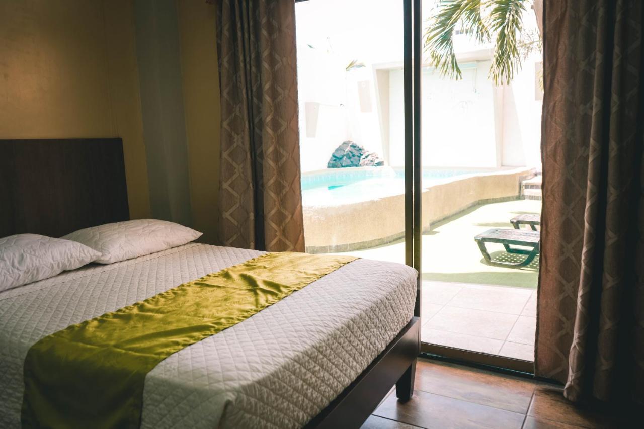 Hotel Manta Beach Madrigal Exterior foto
